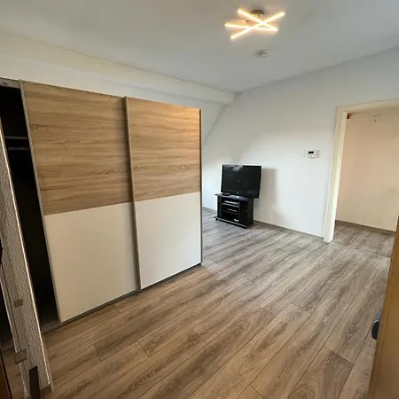 Moderne Monteurwohnung In Leverkusen, Zentral Und Voll Ausgestattet