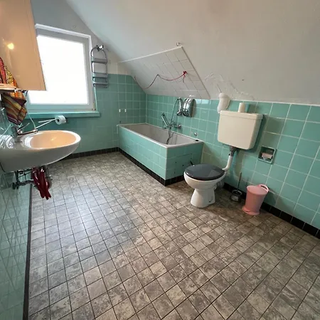 Moderne Monteurwohnung In Leverkusen, Zentral Und Voll Ausgestattet Apartment